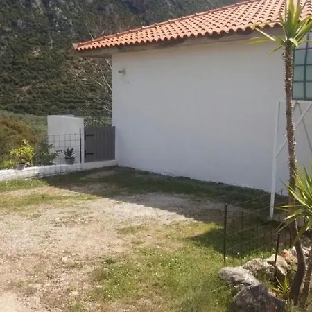 Spacious Retreat * Sotirianika