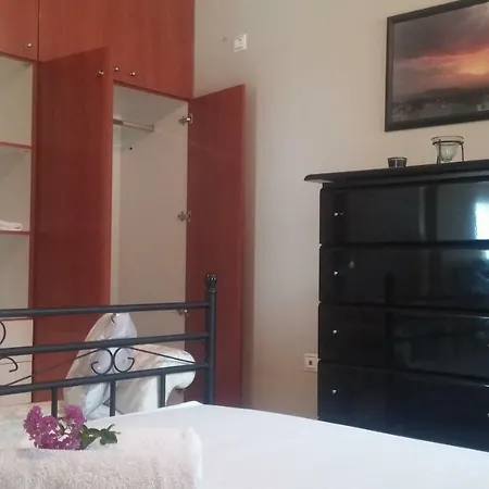 Spacious Retreat * Sotirianika