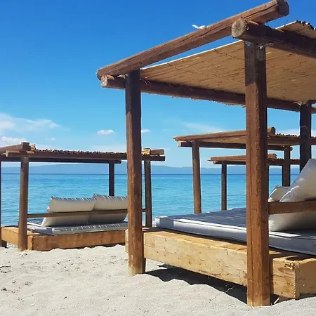 Spacious Retreat Дом отдыха Sotirianika