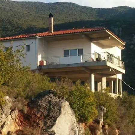Spacious Retreat بيت للعطل